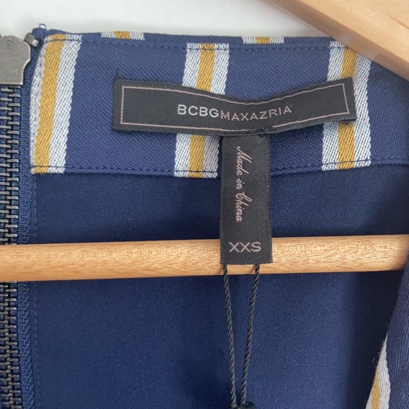 NWT BCBGMaxAzria Embellished Crop Top Floral - Picture 4 of 8